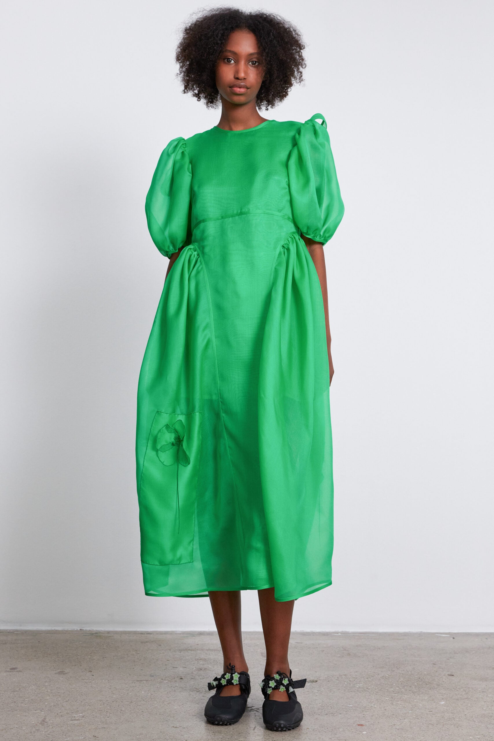 green puff sleeve dress